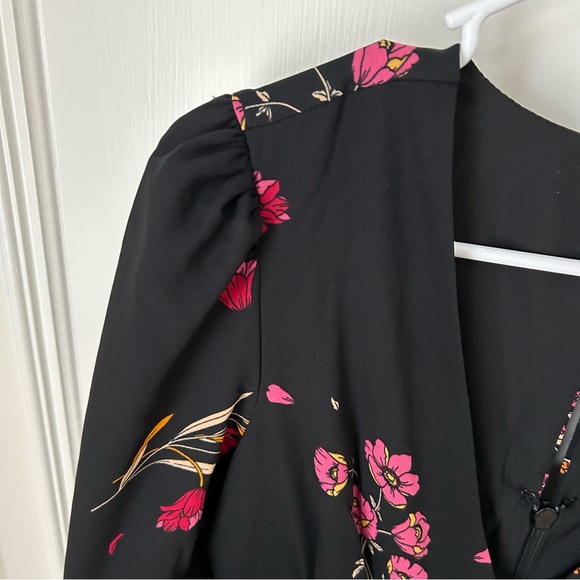 NWT Sugar Lips Black Floral Deep V-Neck Long Sleeve Jumpsuit XS Extra Small - Picture 5 of 11